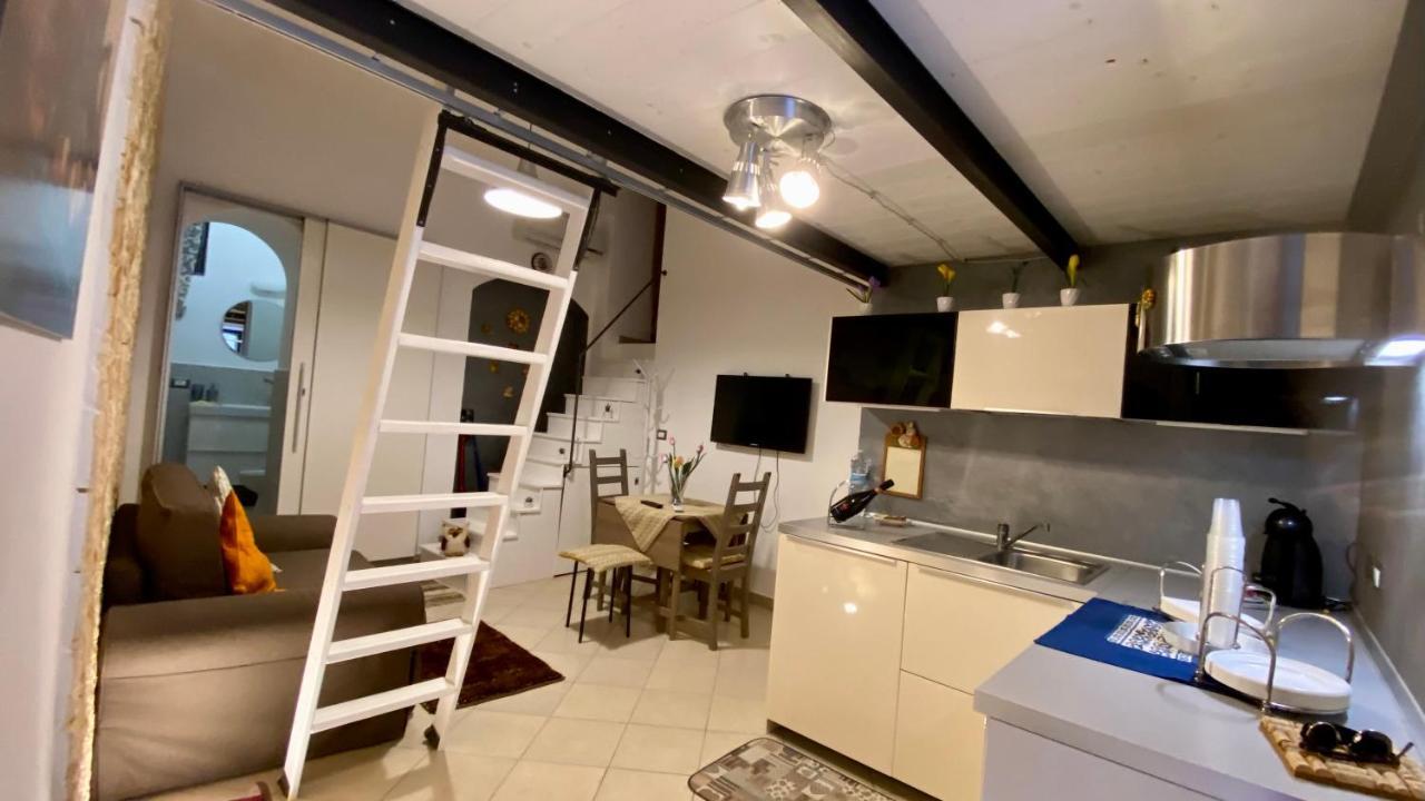 Zeus Charming Apartment Сиракузы Экстерьер фото