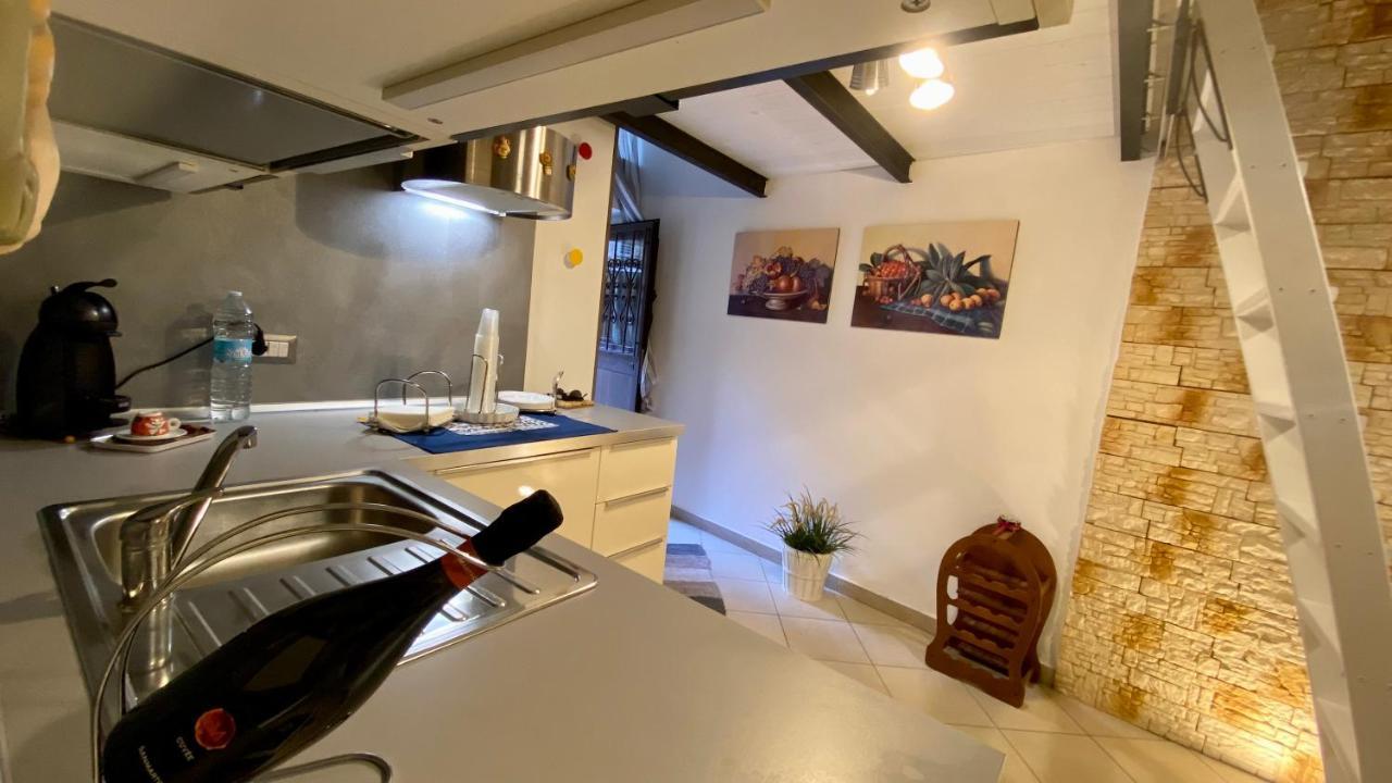 Zeus Charming Apartment Сиракузы Экстерьер фото