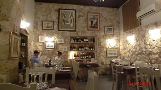 Zeus Charming Apartment Сиракузы Экстерьер фото